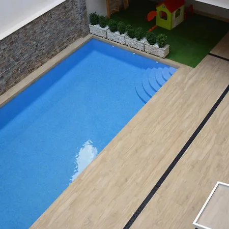 Center- Calle San Pascual Apartment