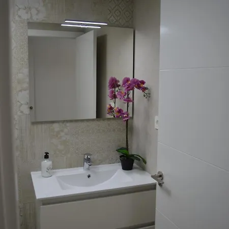 Apartment Center- Calle San Pascual *