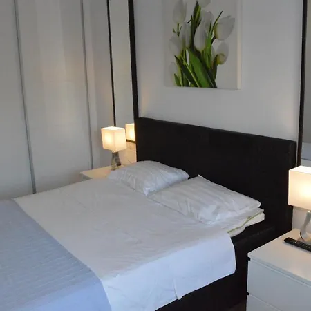 Apartment Center- Calle San Pascual